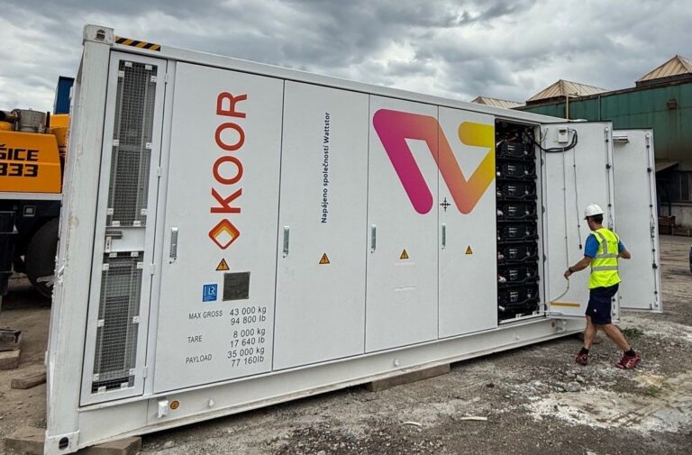 Velké bateriové úložiště za půl roku: Není nač čekat, pojistit se proti vysokým cenám energií se vyplatí